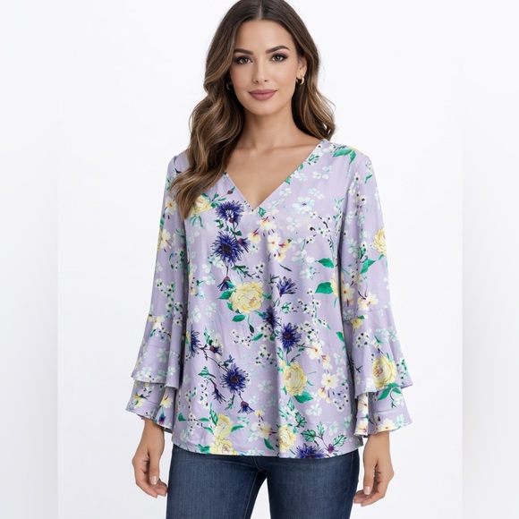 Liz Claiborne Tops - Liz Claiborne Lavender Floral Bell Sleeve Blouse